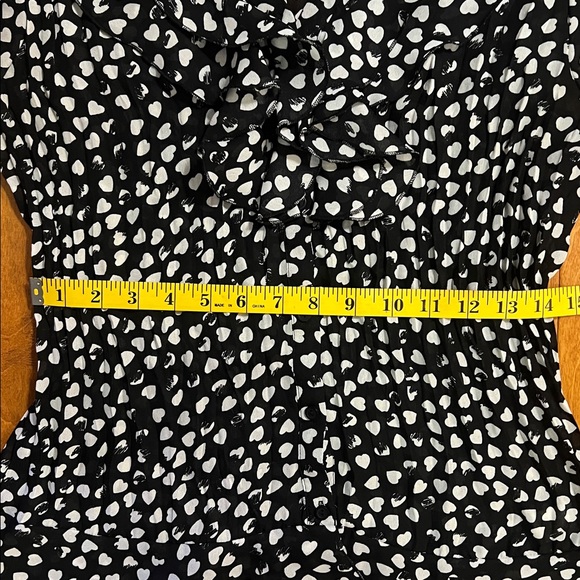 Dressbarn Y2K Black & White Heart Blouse Size M Fitted Semi Sheer Fairy - Picture 4 of 8